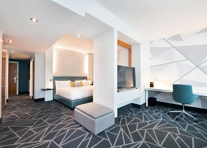 Hotel Le Crystal Montreal
