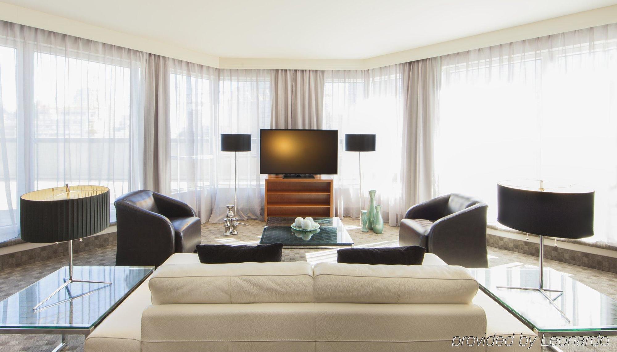 Le Crystal Hotel