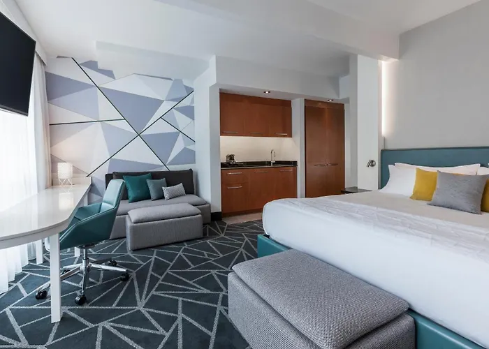 Warwick Le Crystal - Montreal